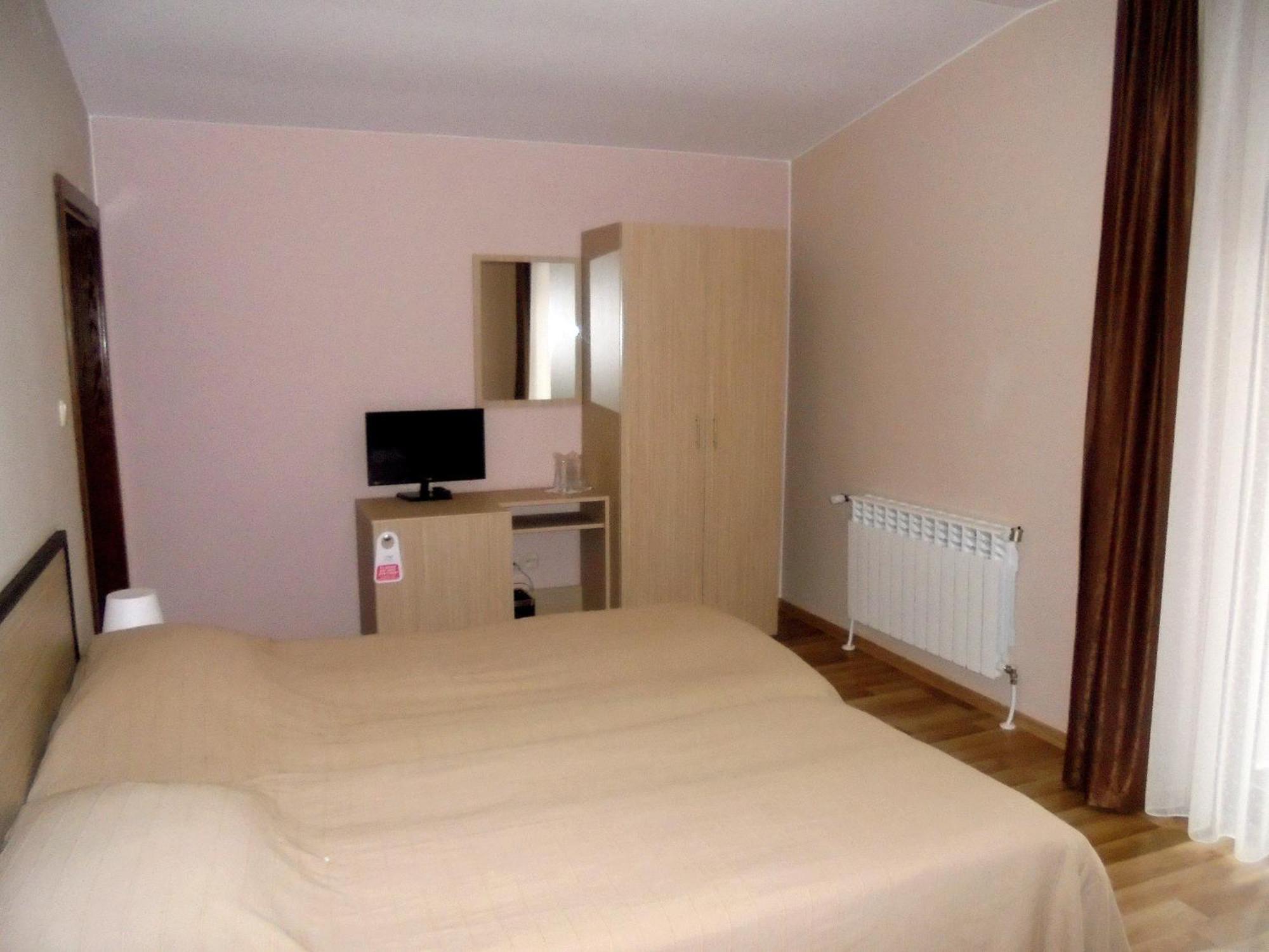 Ивелия Къща За Гости Dospat Habitación foto