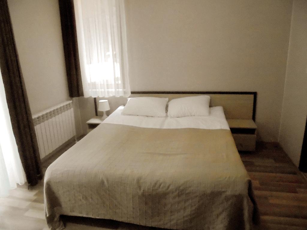 Ивелия Къща За Гости Dospat Habitación foto