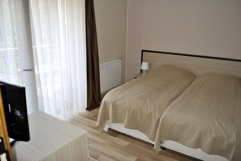 Ивелия Къща За Гости Dospat Habitación foto